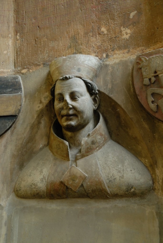 Busta Arnošta z Pardubiic v triforiu katedrály sv. Víta