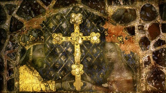 Anna Svídnická a Karel IV. uctívají kříž na malbě na Karlštejně