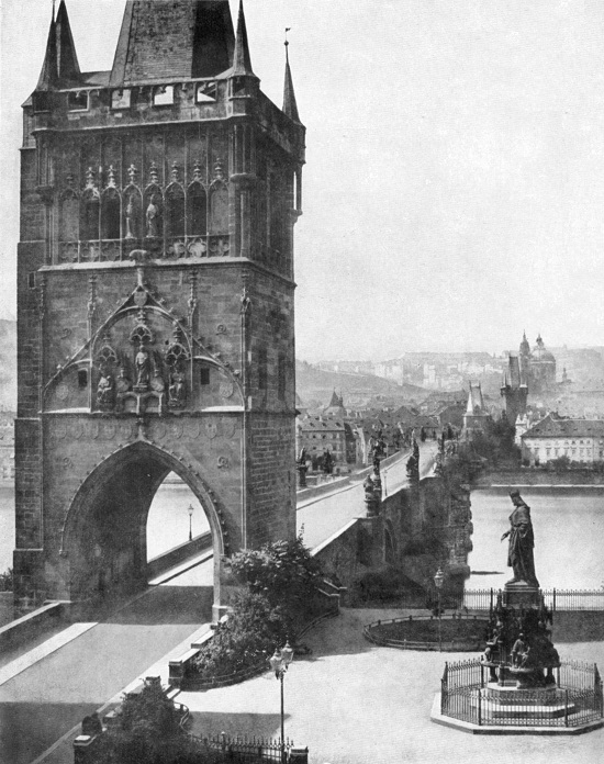 Staroměstská mostecká věž na fotografii z poloviny 19. století